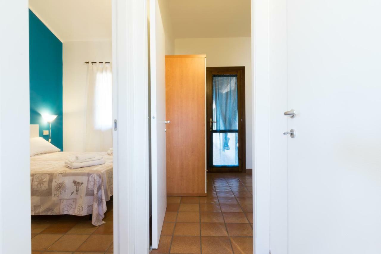 Villa Residenza Solemar Bosa Marina Esterno foto