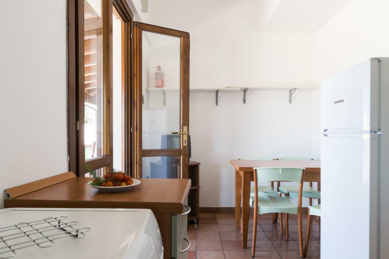 Villa Residenza Solemar Bosa Marina Esterno foto